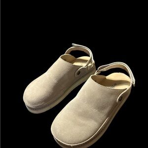 Elegant Beige Suede Mules